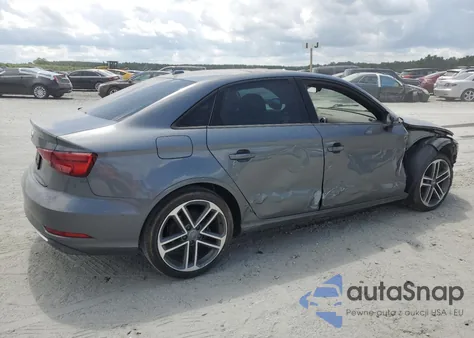 2018 Audi A3 Premium из США, поврежденный, VIN WAUAUGFF2J1029327